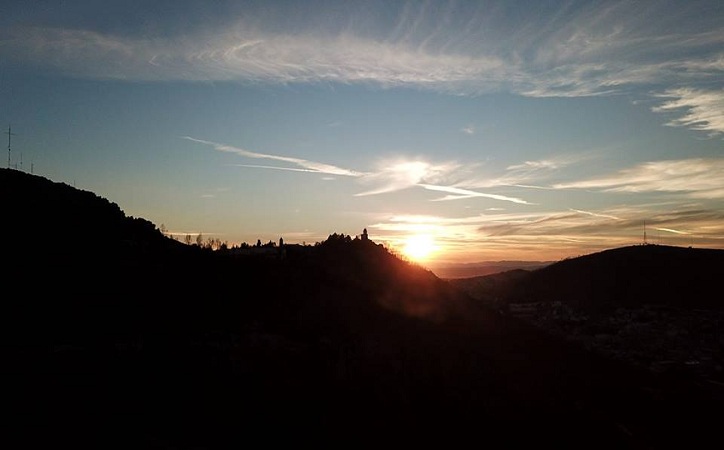 En la antesala del fenecimiento anual, que no muera ni la esperanza ni el olvido