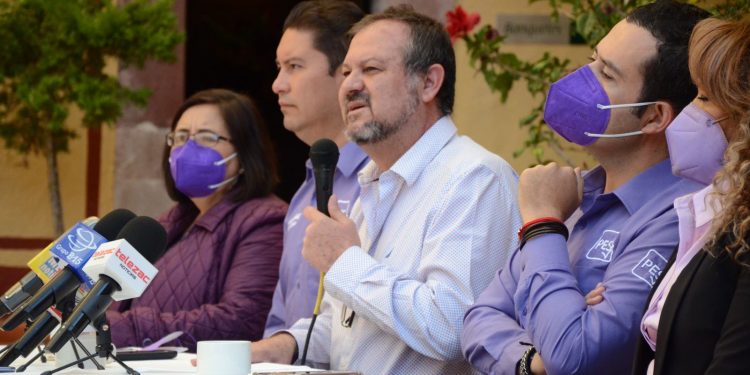 Un sólo día de campaña basta para ganar los comicios dice el PES, en referencia a Mejía y De Santiago